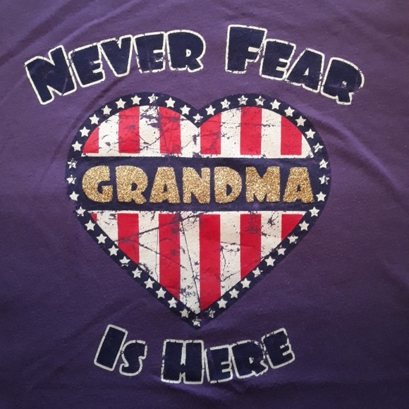 Purple girls never fear,grandma is here tshirt - Picture 1 of 3
